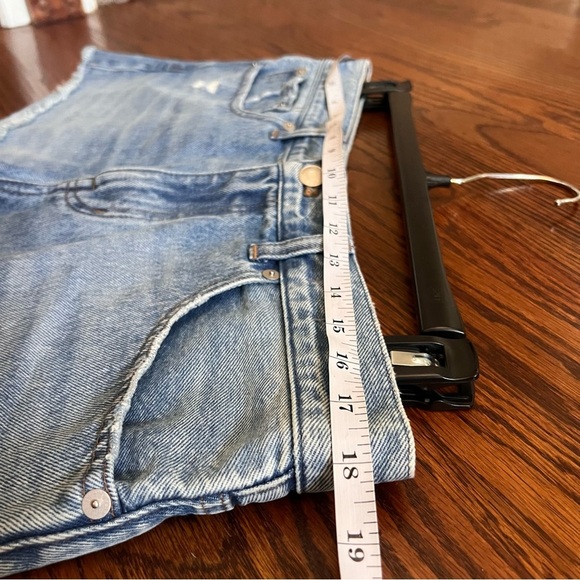 Madewell Low Rise Boyfriend Shorts in Glendora Wash, raw hem, size 29 - Picture 10 of 12
